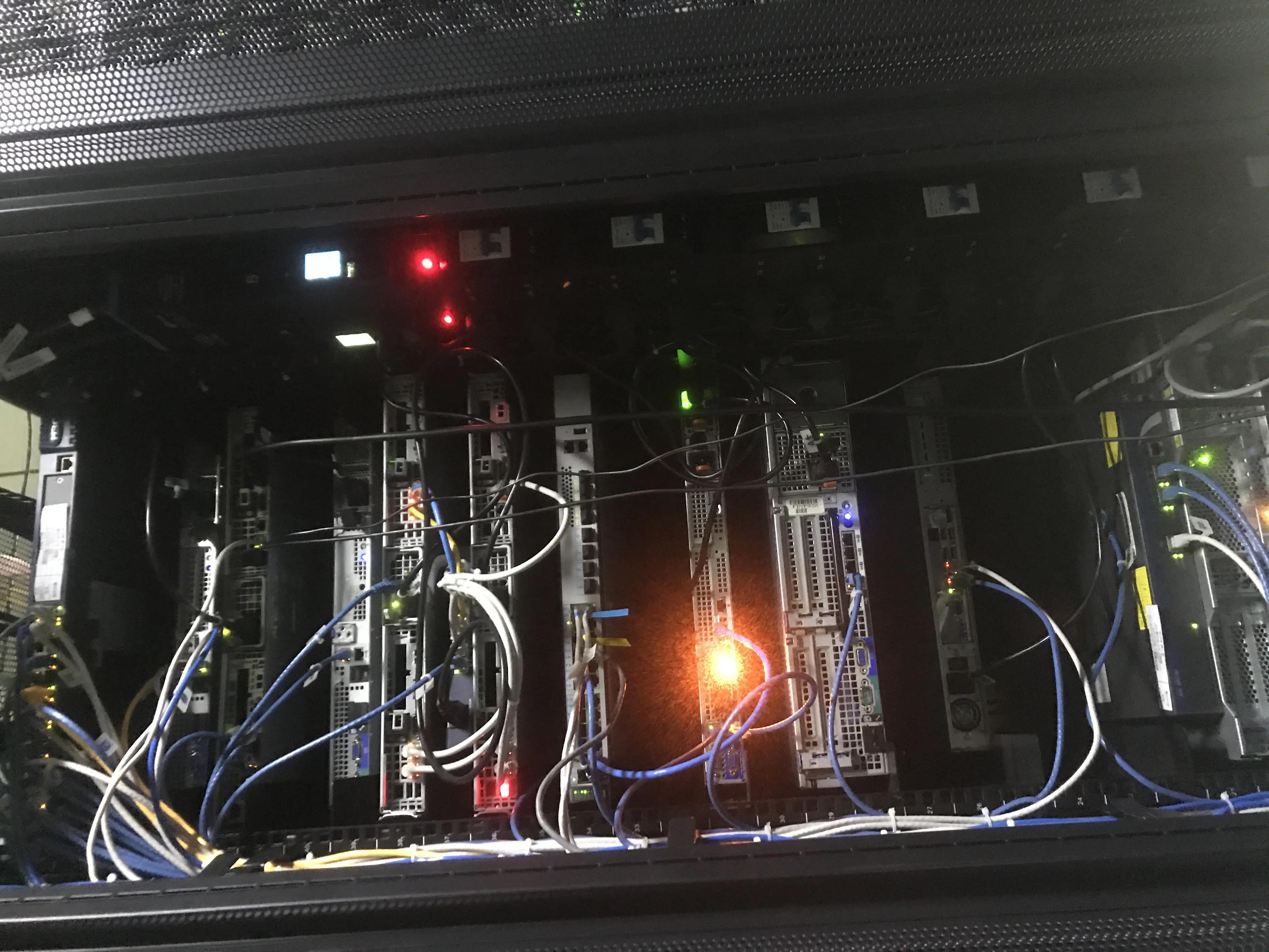 梦飞云服务器|电脑作为服务器的缺点