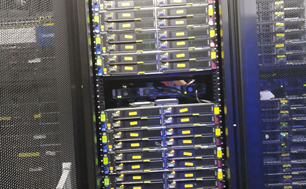 如何解决带宽问题的附件服务器-自己架设服务器