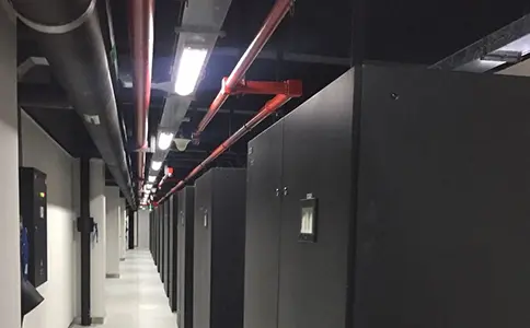 机架服务器与刀片服务器的对比，本地服务器