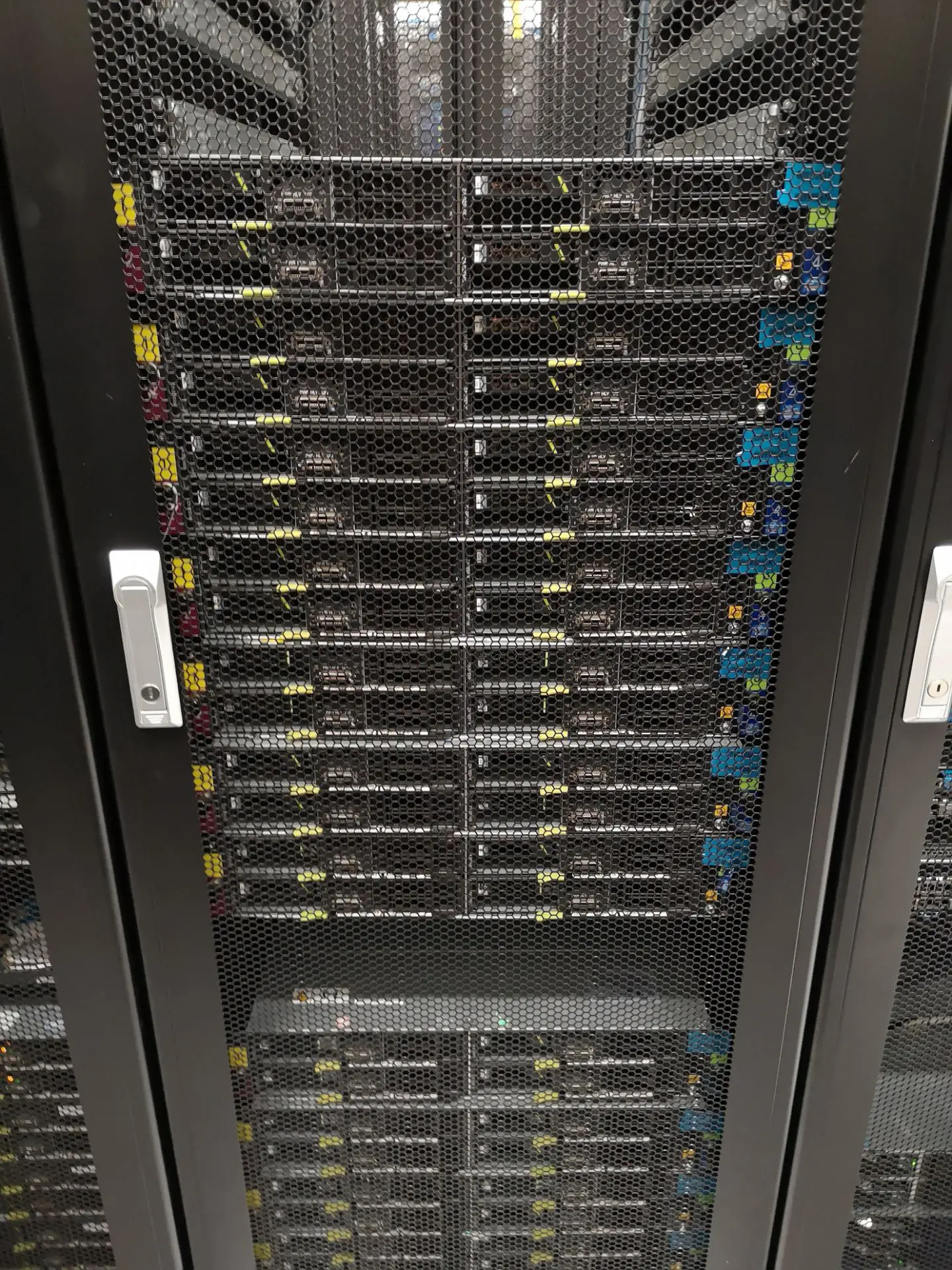 看准七个要点选择优质的香港服务器|租个服务器