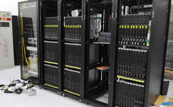 服务器托管和租用之间的区别_云服务器好吗