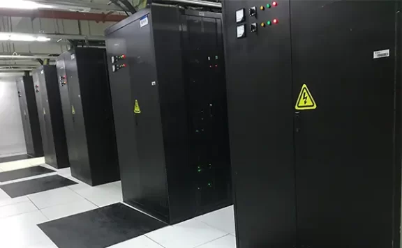 香港常见的机房服务器适合那些行业_机房服务器安全