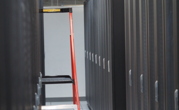 梦飞科技：机房服务器宕机的解决方案和原因