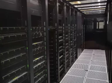 八个原因告诉你为何要托管服务器_梦飞云服务器