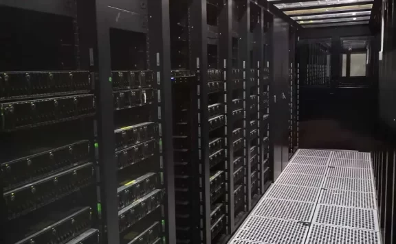 八个原因告诉你为何要托管服务器_梦飞云服务器